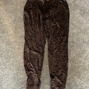 Lululemon velvet jogger